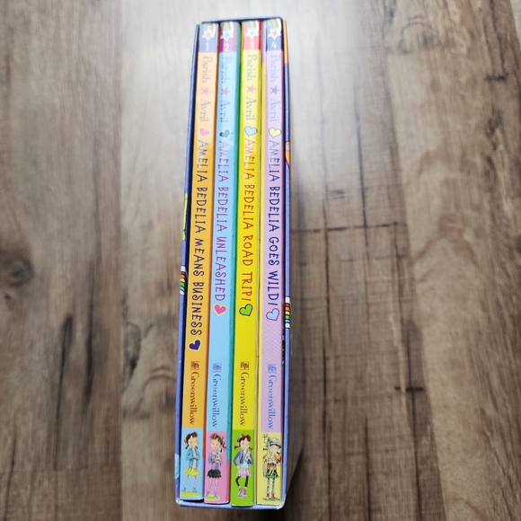 Amelia Bedelia Chapter Book 4-Book Box Set By Herman Parish - Picture 5 of 8